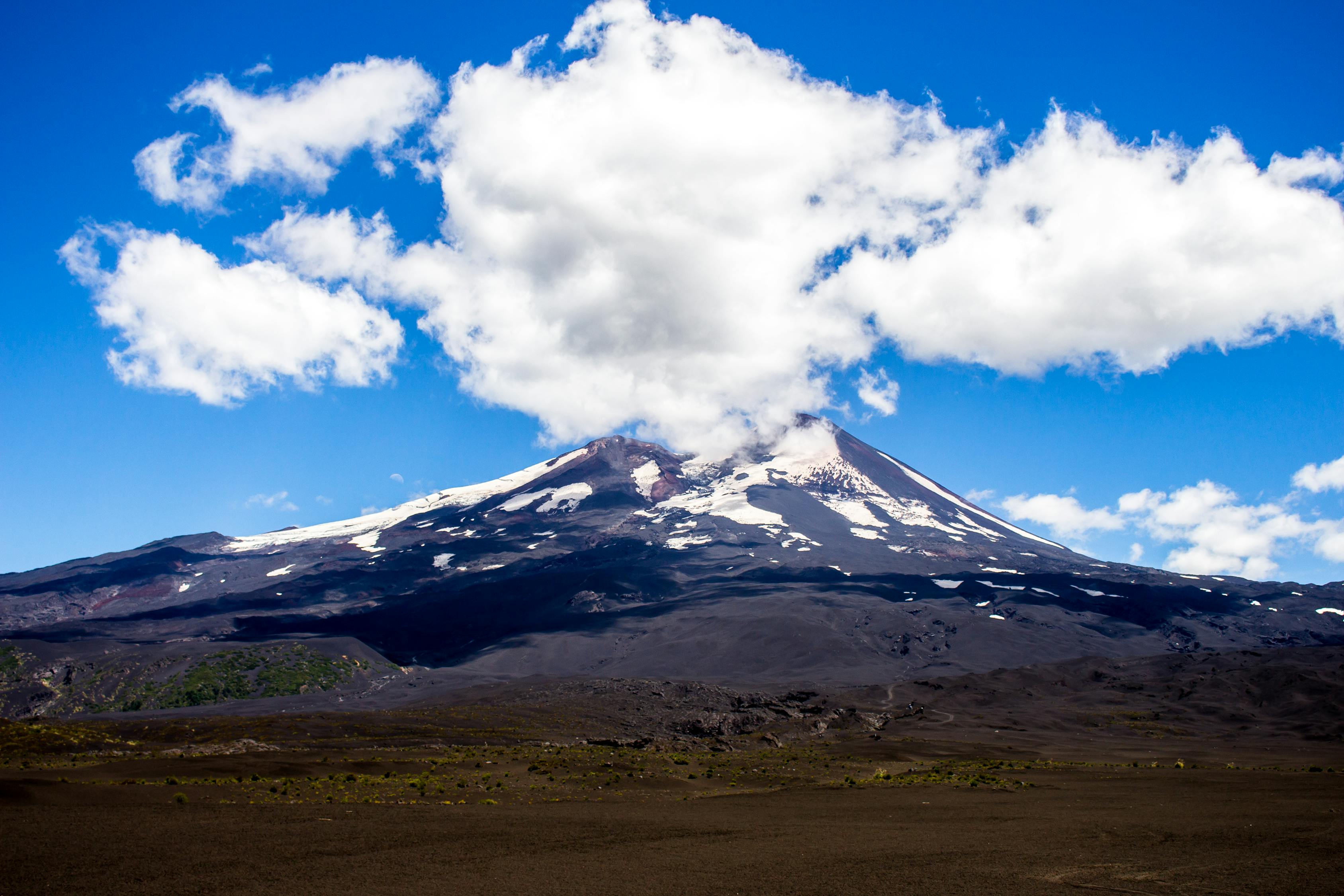 冰岛火山爆发，大自然的狂暴之力