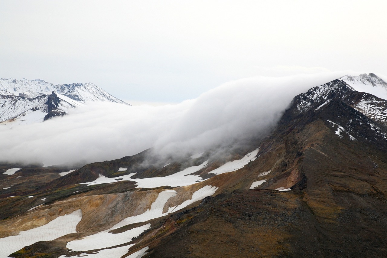 玉龙雪山的海拔与壮丽景观