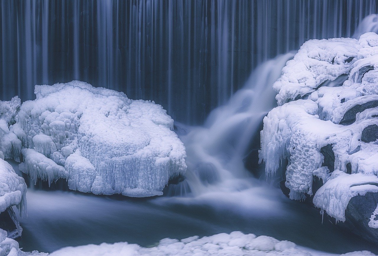 千山暮雪主题曲